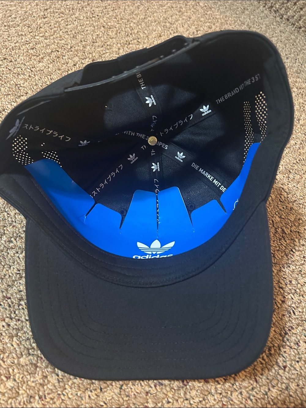 adidas Black Cap with White Trefoil Logo - Picture 4 of 6